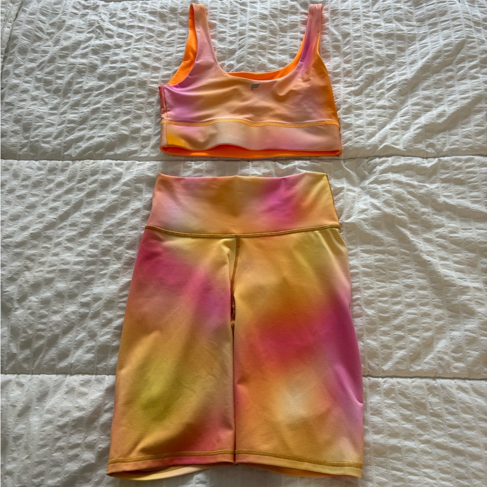 XS Fabletics Short and Sports Bra Set- Ombré Powerhold Tie Dye